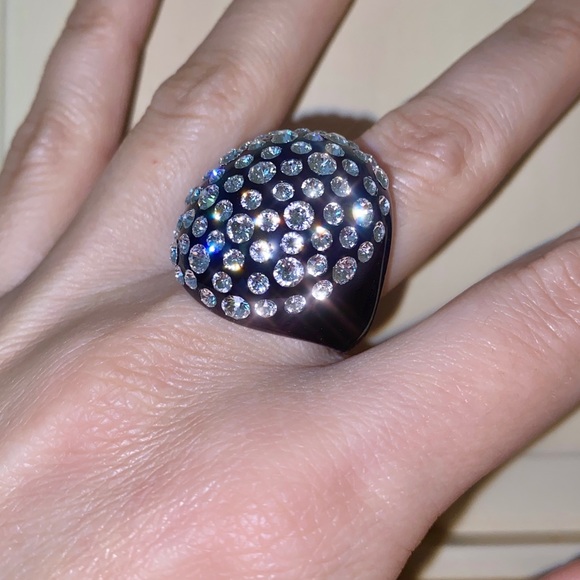 Women’s black acrylic ring embellished with genuine crystals, one of a kind - Picture 11 of 11